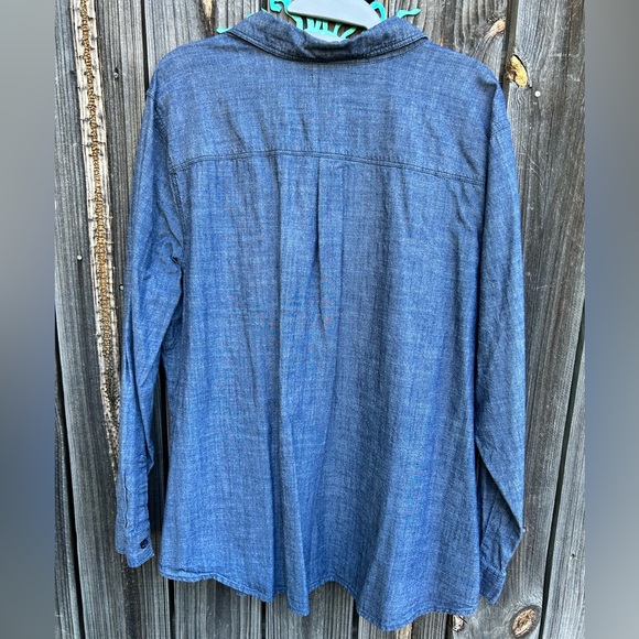 Old Navy Blue Chambray Shirt - Picture 2 of 6
